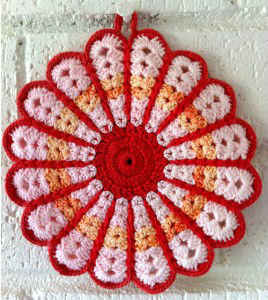 Vintage Daisy Potholder – Free Crochet Pattern