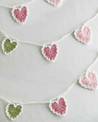 Free Crochet Pattern String of Hearts #65
