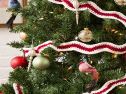 Free Holiday Ripple Garland Crochet Pattern from RedHeart.com