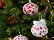 Free Christmas Tree Decor Crochet Pattern from RedHeart.com