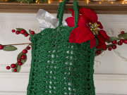 Free Nick of Time Gift Bag Crochet Pattern from RedHeart.com
